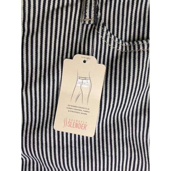 St. John's Bay Women's Jeans Size 8P Blue & White Striped Denim Capri - Picture 7 of 14